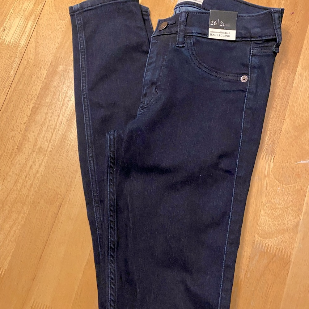 A&F Jean Legging, Women’s 26/2L, NWT, dark wash
